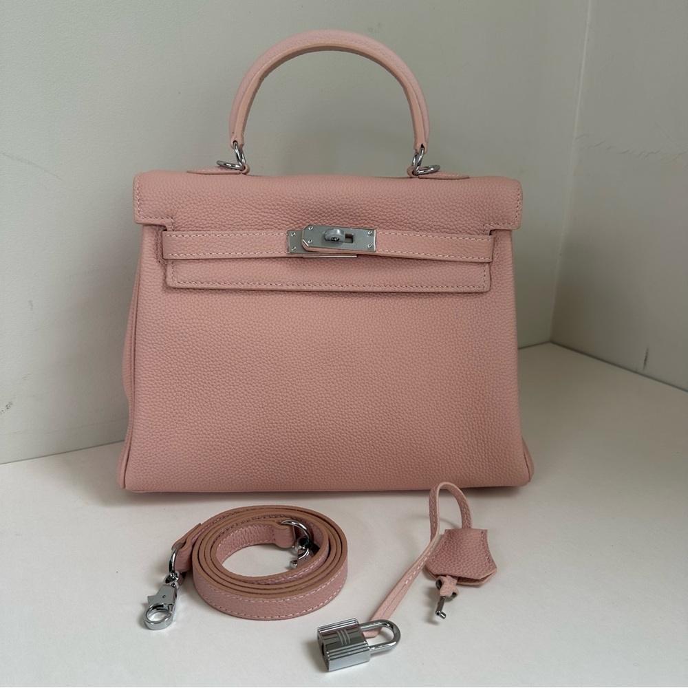 Classic Leather Hangbag Sliver Lock